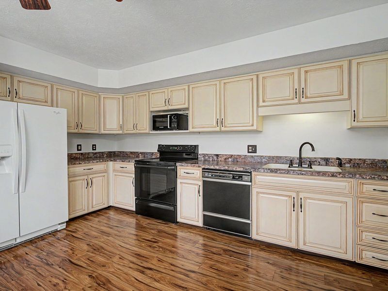 2939 Avery Circle, Springfield, OH 45503 Photo 6