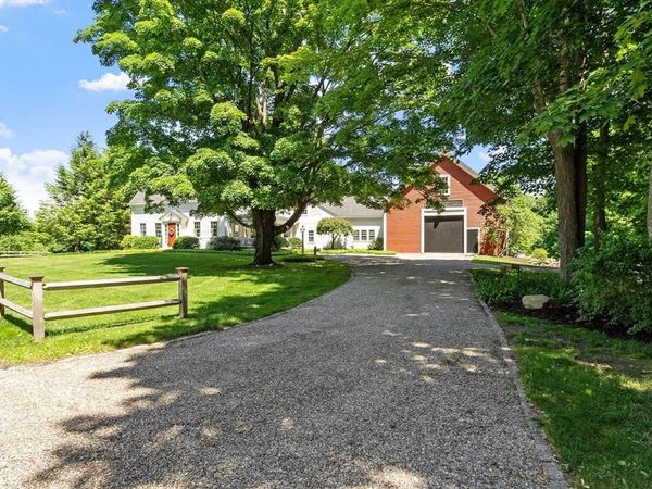 827 Hill Rd, Boxborough, MA 01719