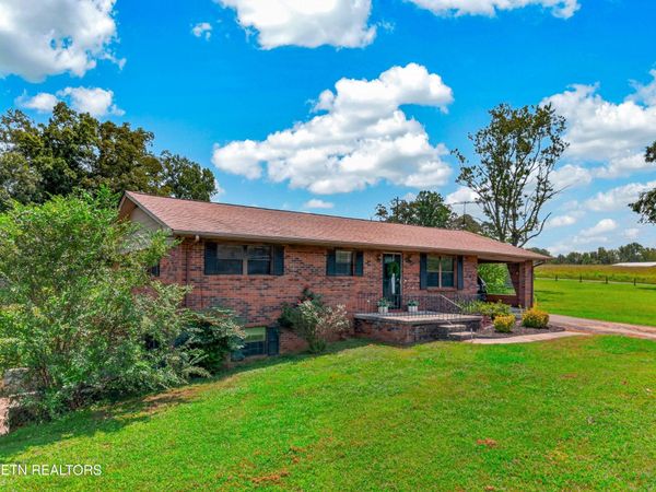2082 Highway 25-70 E , Dandridge, TN 37725
