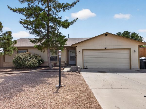 1776 Borealis Avenue SE, Rio Rancho, NM 87124