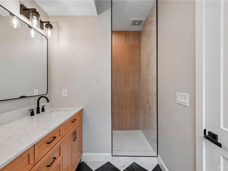 3908 Edwards Road, Unit B, Cincinnati, OH 45209 Photo 28