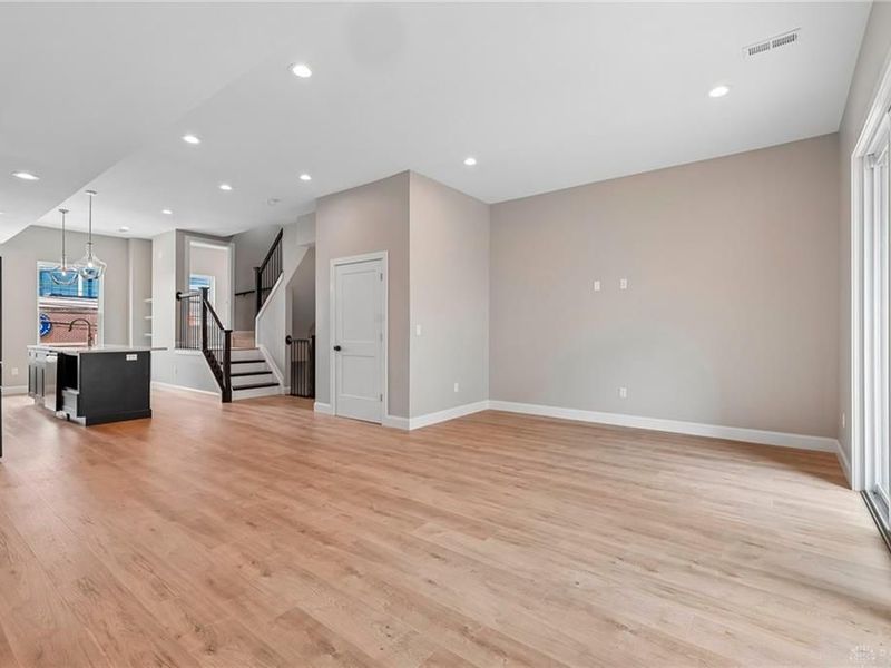 3908 Edwards Road, Unit B, Cincinnati, OH 45209 Photo 3