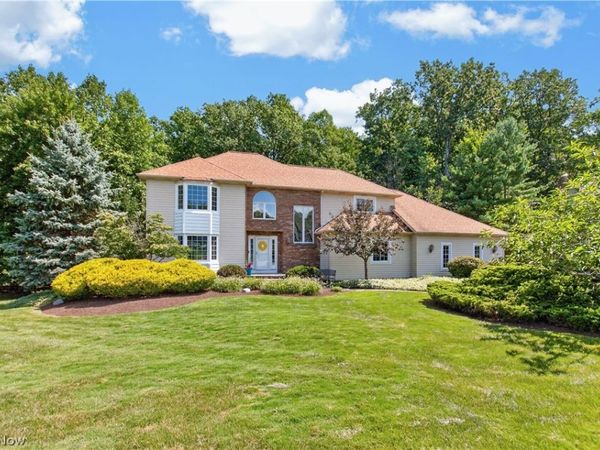2931 Canterbury Court , Willoughby Hills, OH 44094