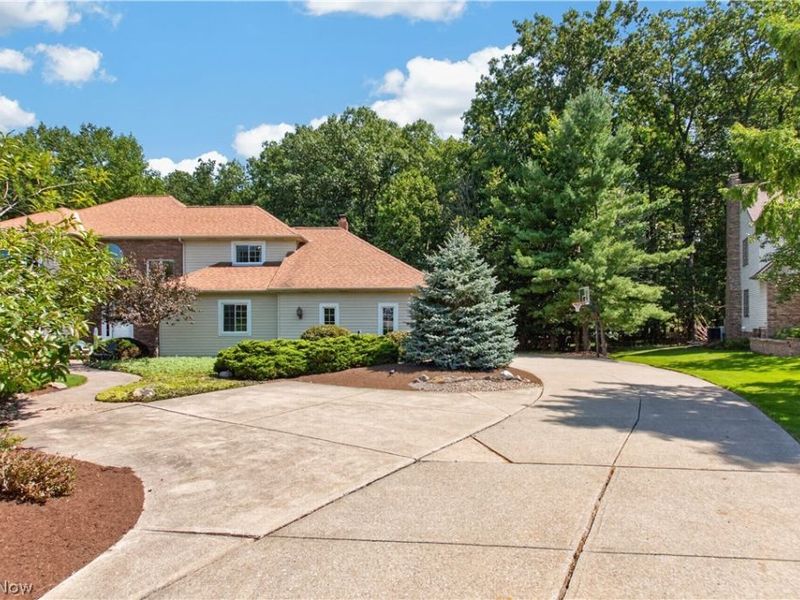 2931 Canterbury Court, Willoughby Hills, OH 44094 Photo 2