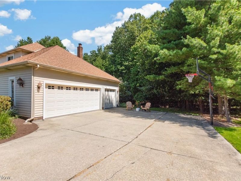2931 Canterbury Court, Willoughby Hills, OH 44094 Photo 3