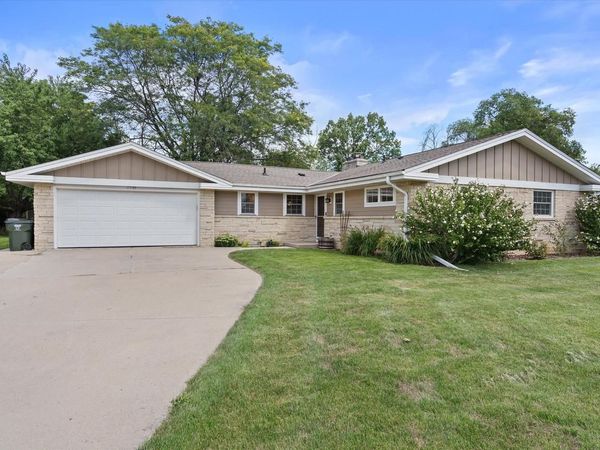 13728 W Honey LANE, New Berlin, WI 53151