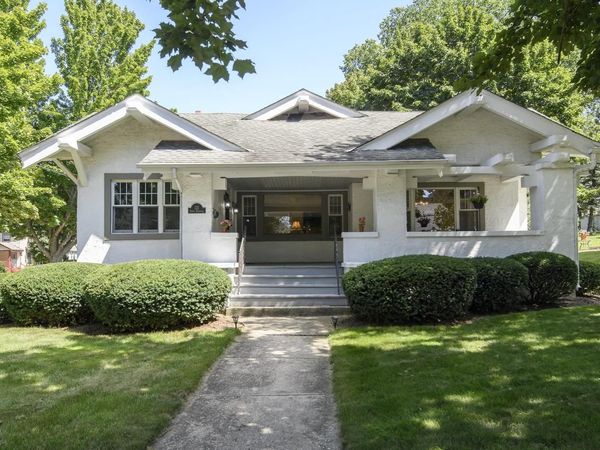 121 N Hartwell AVENUE, Waukesha, WI 53186