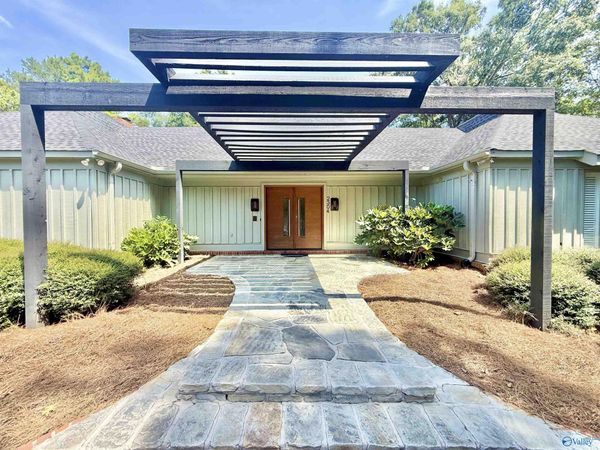 2304 Horsetree Place, Decatur, AL 35601