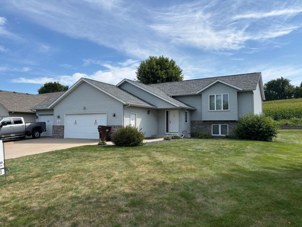 403 Chalupsky Avenue NE, New Prague, MN 56071
