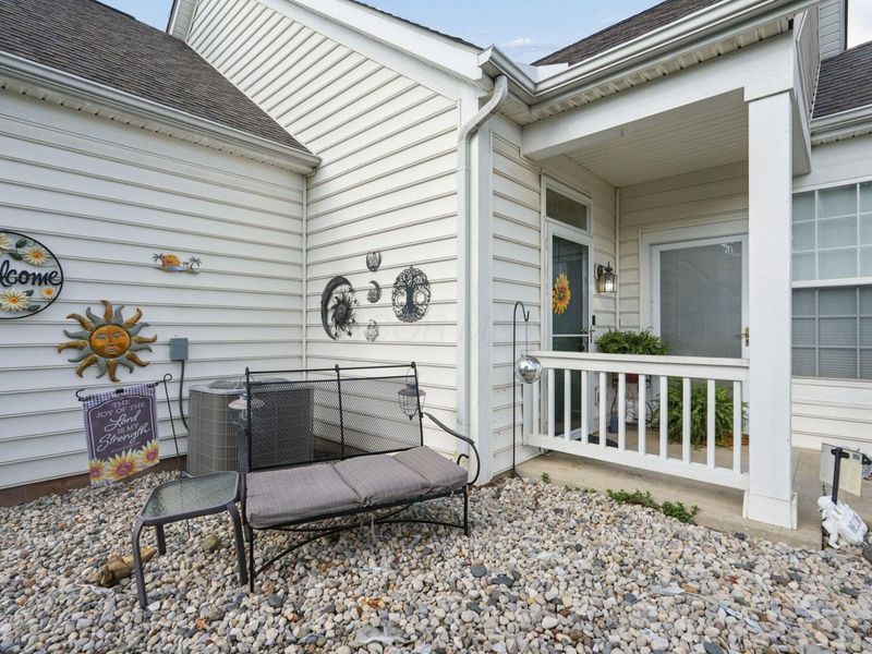 5976 Naughten Pond Drive , Columbus, OH 43213 Photo 4