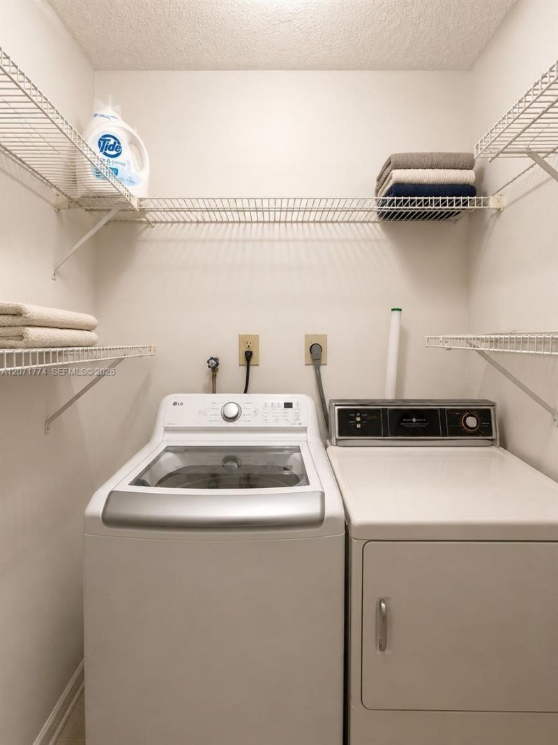 9964 N Belfort Cir , Unit 201, Tamarac, FL 33321 Photo