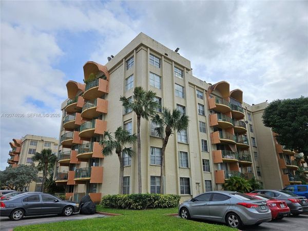 9320 Fontainebleau Blvd , Unit 401, Miami, FL 33172