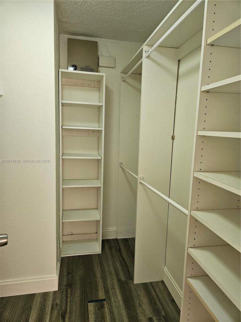 9320 Fontainebleau Blvd , Unit 401, Miami, FL 33172 Photo