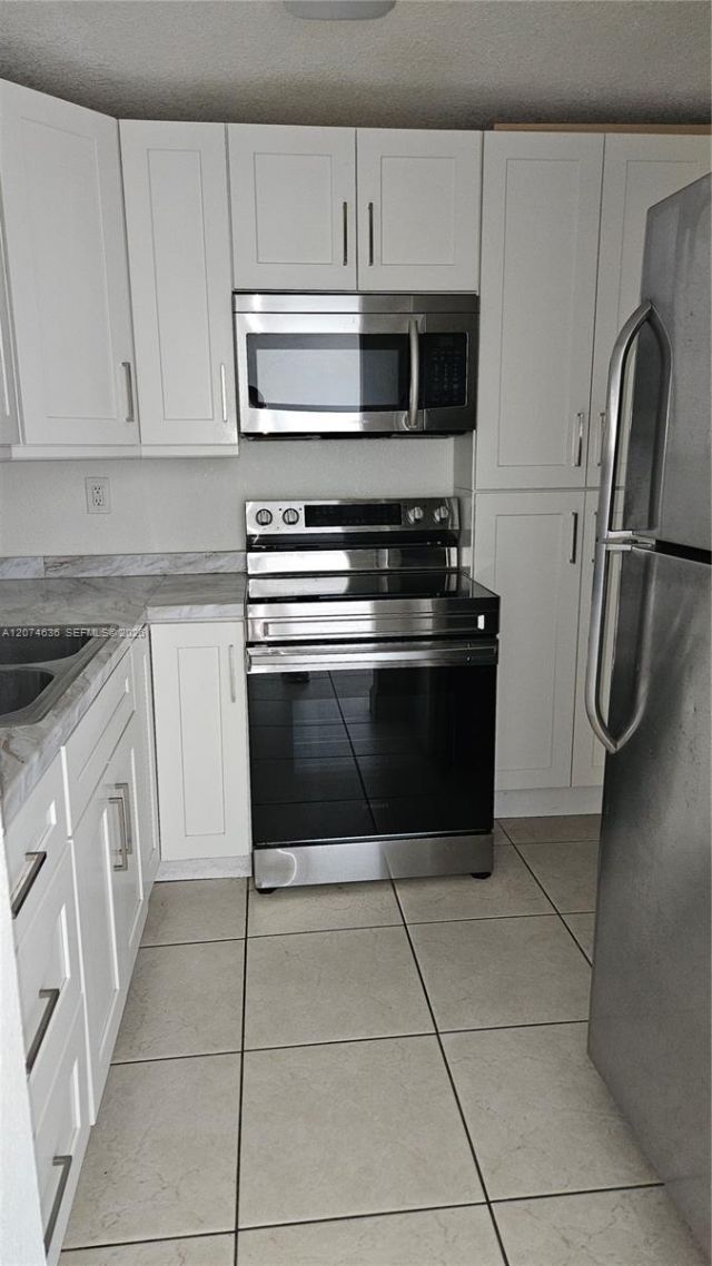 9320 Fontainebleau Blvd , Unit 401, Miami, FL 33172 Photo