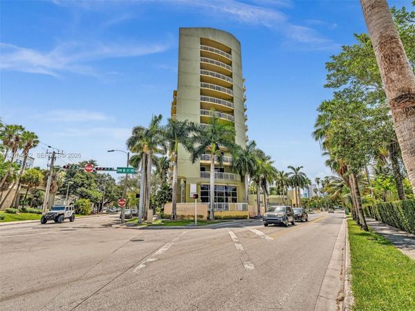 816 NW 11th St , Unit 1208, Miami, FL 33136