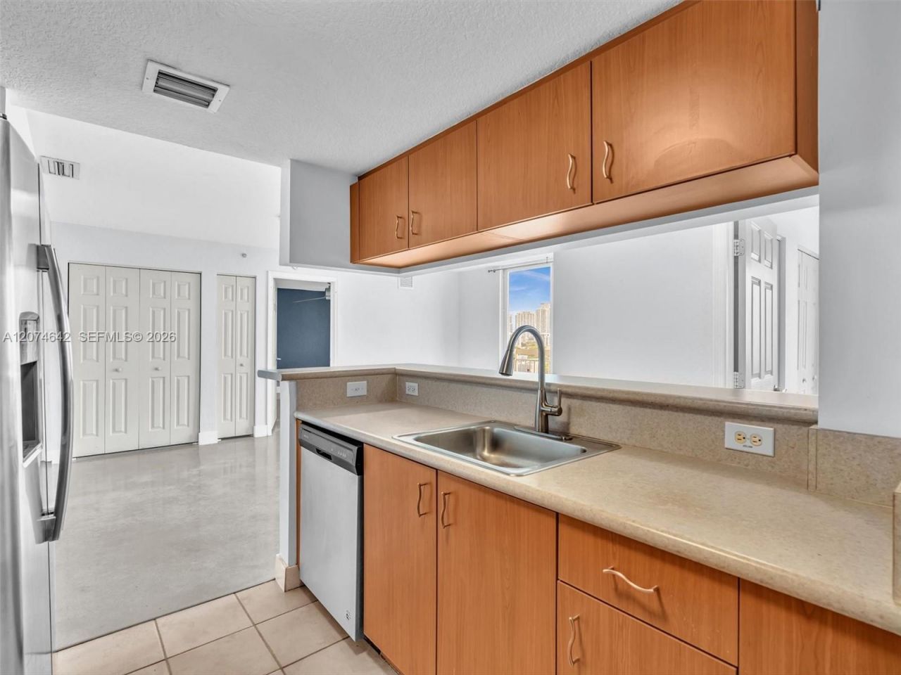 816 NW 11th St , Unit 1208, Miami, FL 33136 Photo
