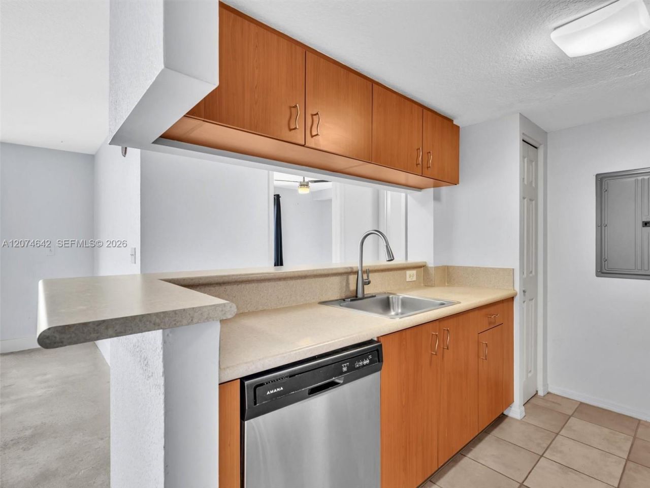 816 NW 11th St , Unit 1208, Miami, FL 33136 Photo
