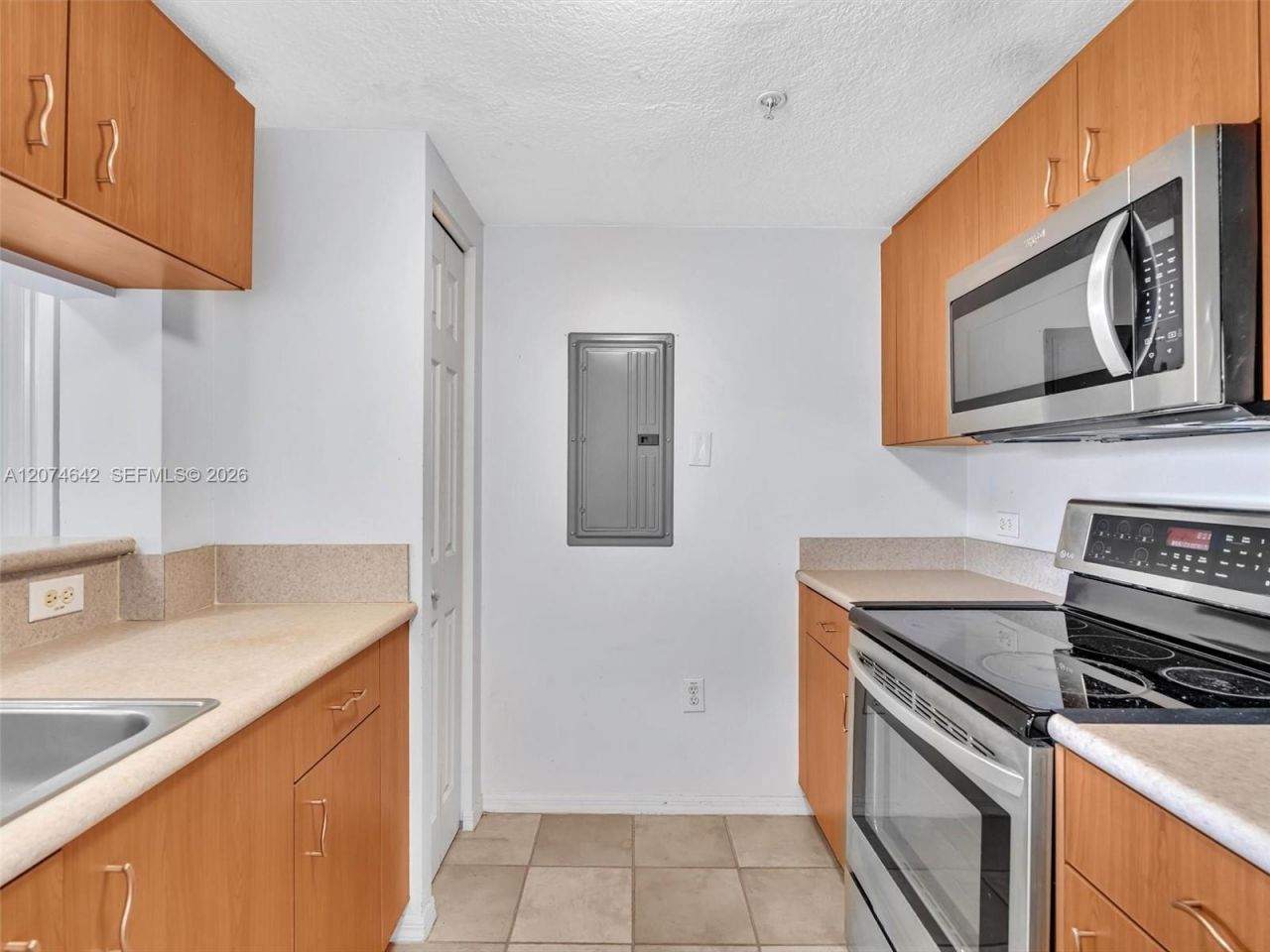 816 NW 11th St , Unit 1208, Miami, FL 33136 Photo
