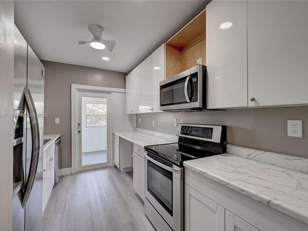 2700 Riverside Dr , Unit 303-B, Coral Springs, FL 33065