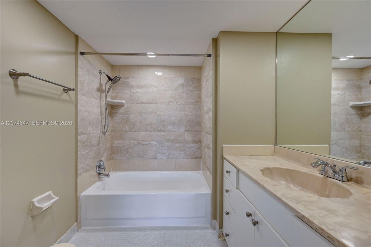 2700 Riverside Dr , Unit 303-B, Coral Springs, FL 33065 Photo