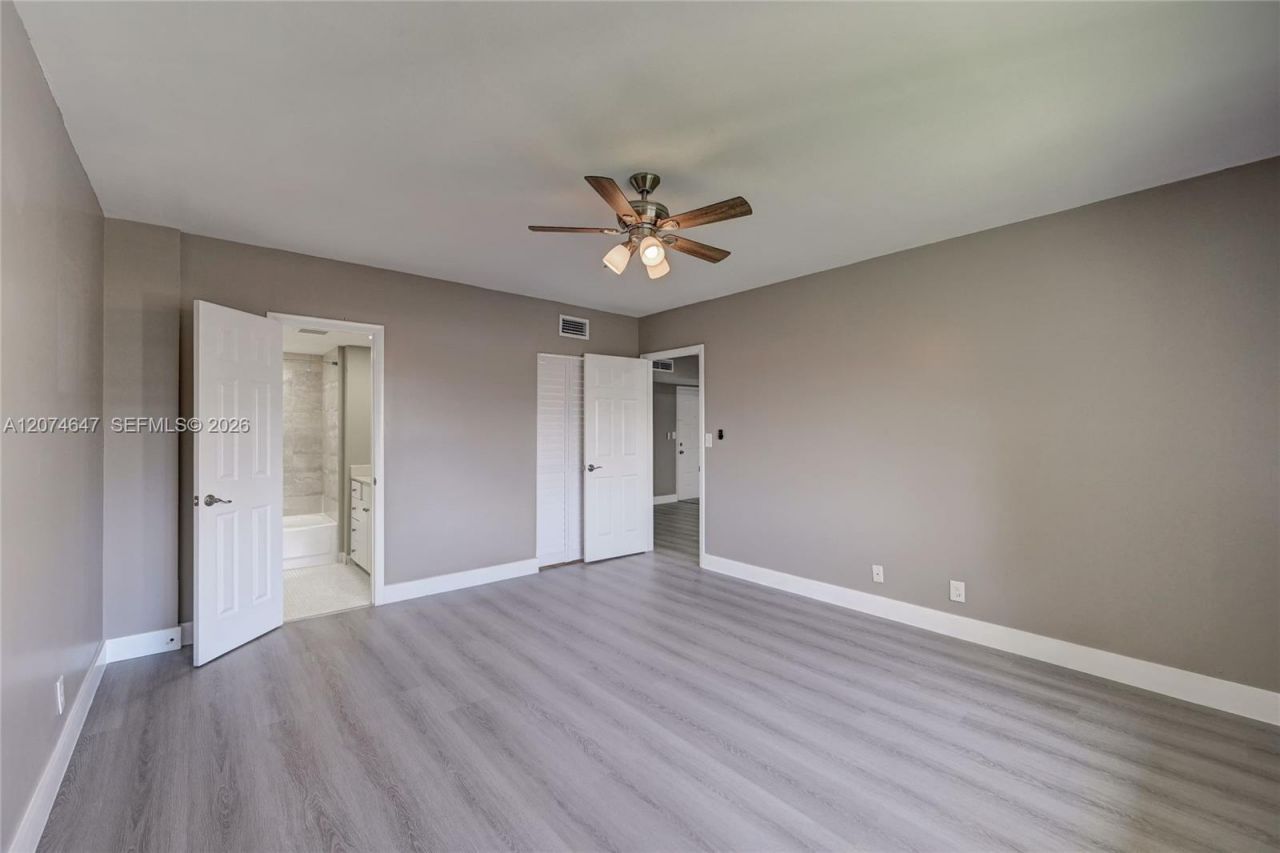 2700 Riverside Dr , Unit 303-B, Coral Springs, FL 33065 Photo
