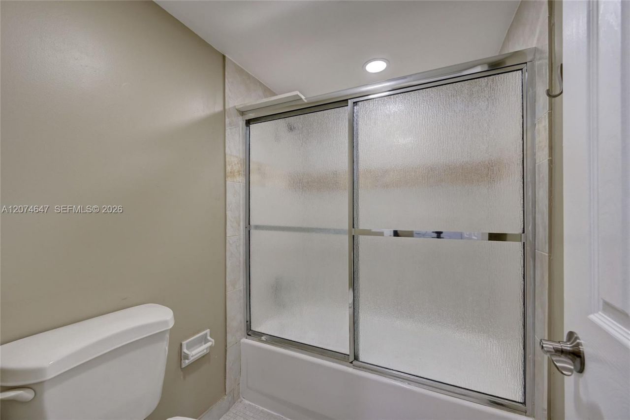 2700 Riverside Dr , Unit 303-B, Coral Springs, FL 33065 Photo