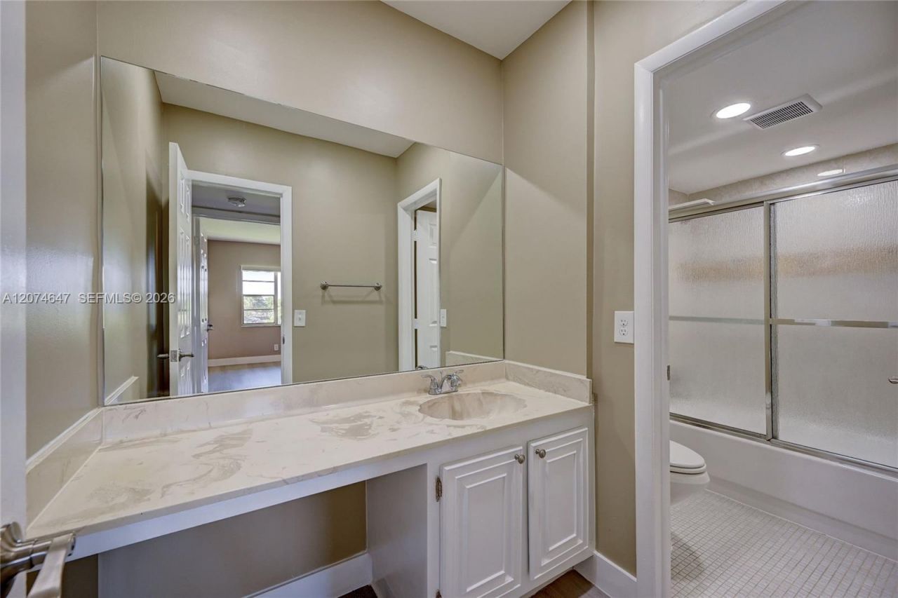 2700 Riverside Dr , Unit 303-B, Coral Springs, FL 33065 Photo