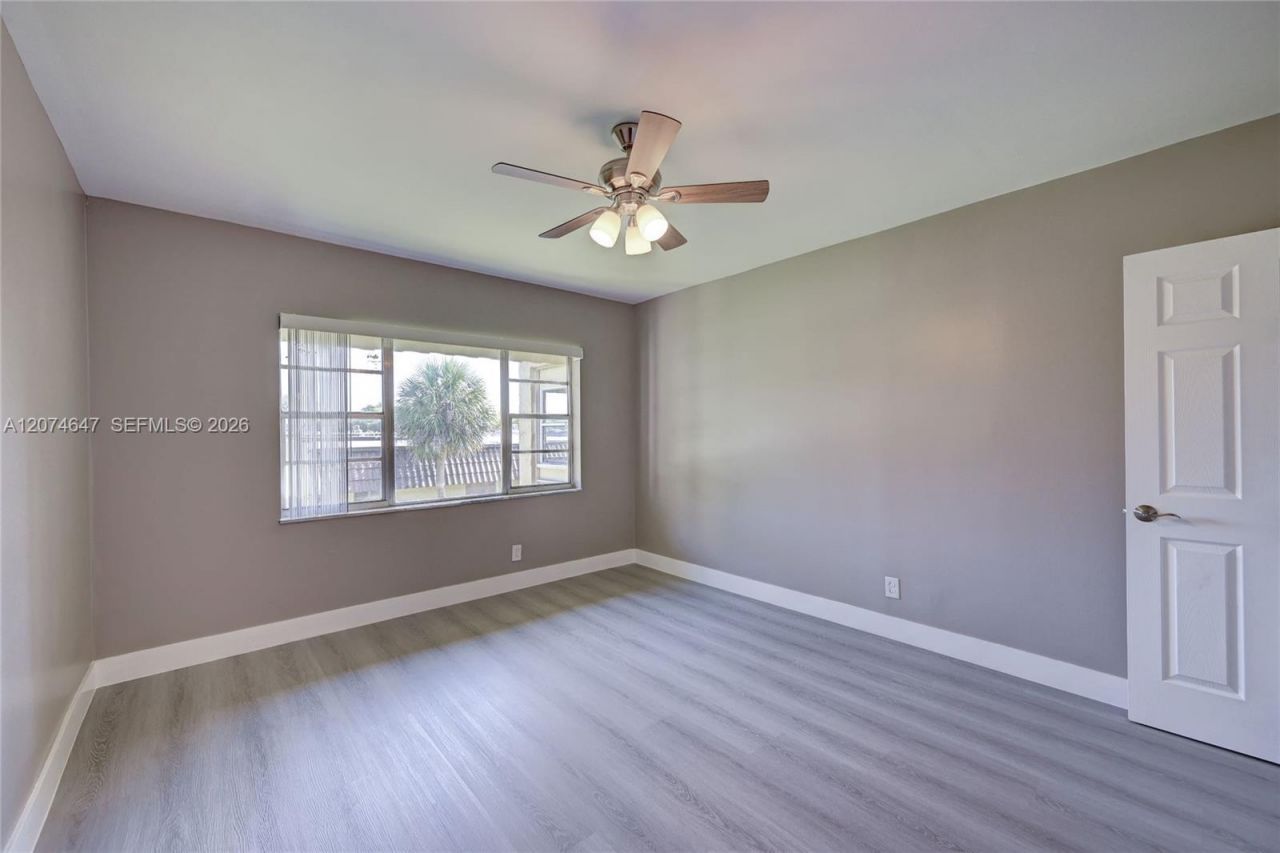 2700 Riverside Dr , Unit 303-B, Coral Springs, FL 33065 Photo