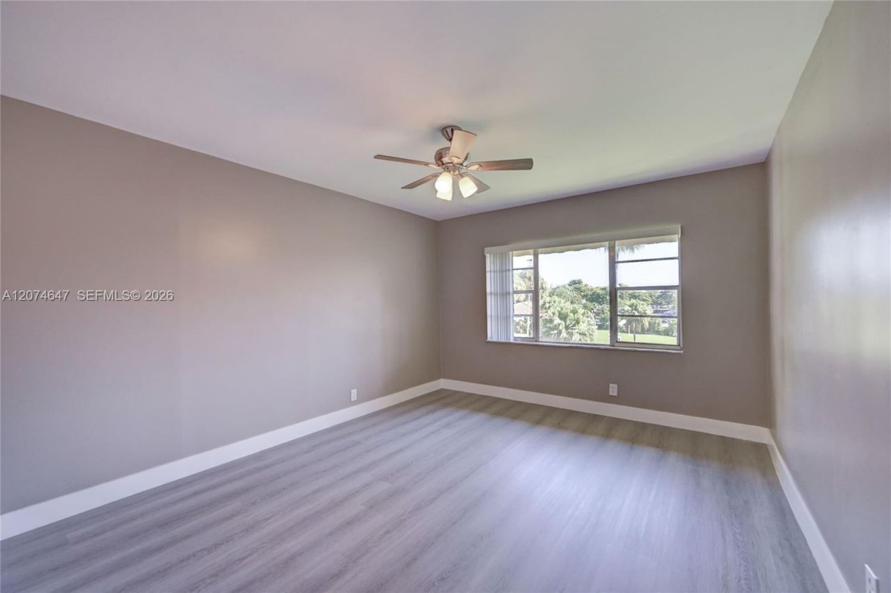 2700 Riverside Dr , Unit 303-B, Coral Springs, FL 33065 Photo