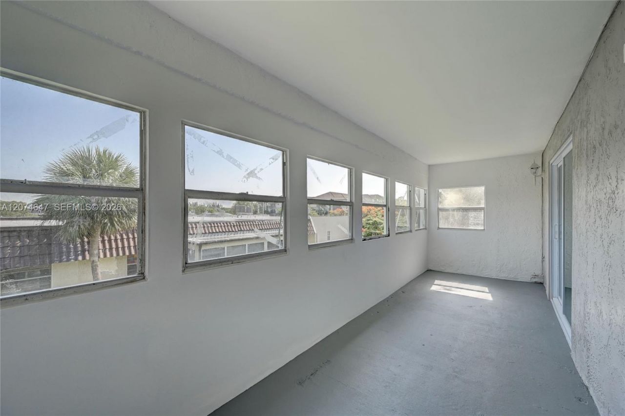 2700 Riverside Dr , Unit 303-B, Coral Springs, FL 33065 Photo