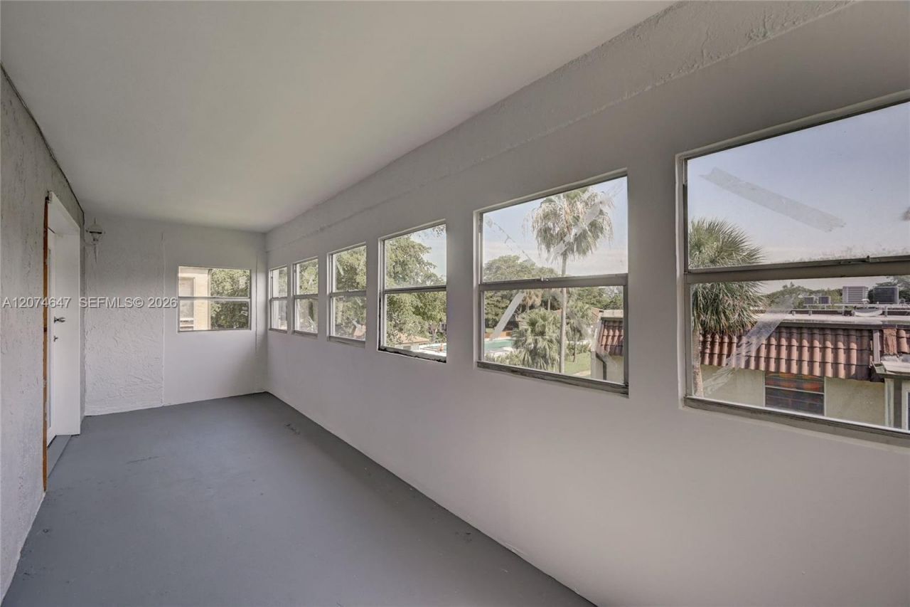 2700 Riverside Dr , Unit 303-B, Coral Springs, FL 33065 Photo
