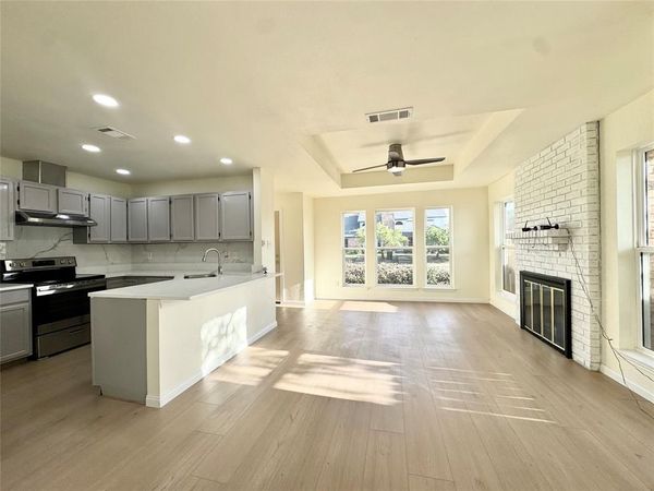 2201 Summer Place Drive, Arlington, TX 76014