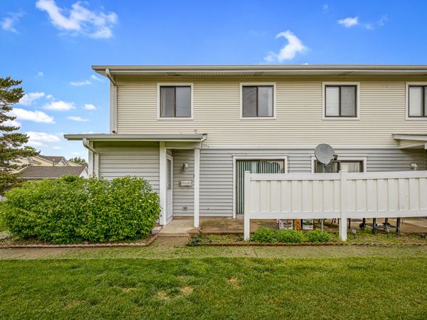 40 N Waterford Drive , Schaumburg, IL 60194
