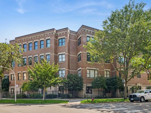 4149 N Kenmore Avenue, Unit 2S, Chicago, IL 60613