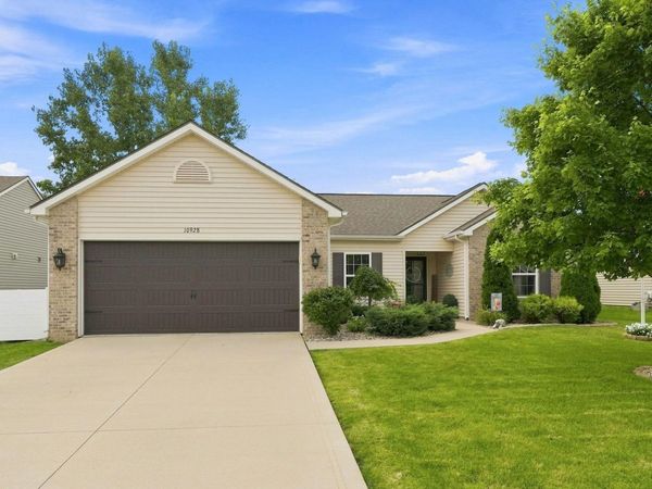 10928 Calera Passage, Roanoke, IN 46783