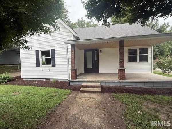 240 E Grove Street, Bloomfield, IN 47424