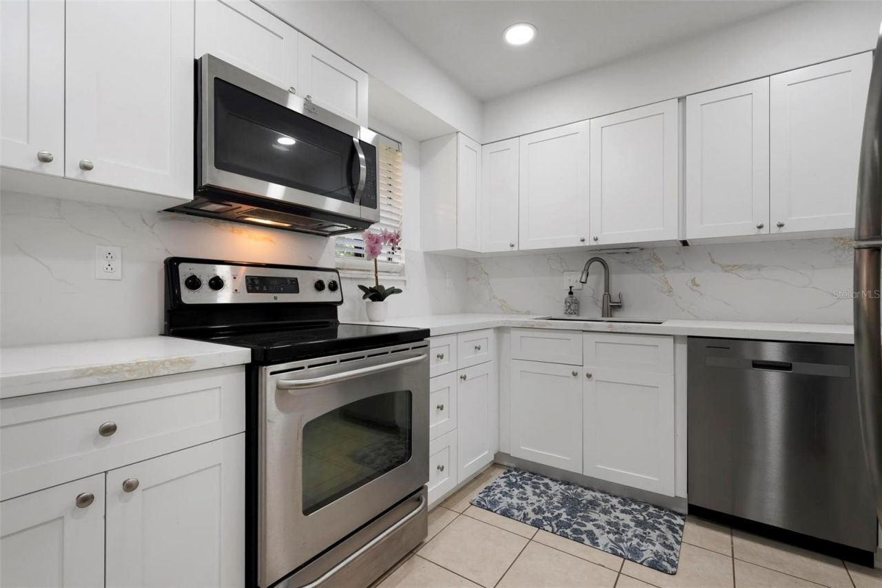6246 Draw Lane, Unit 12, Sarasota, FL 34238 Photo