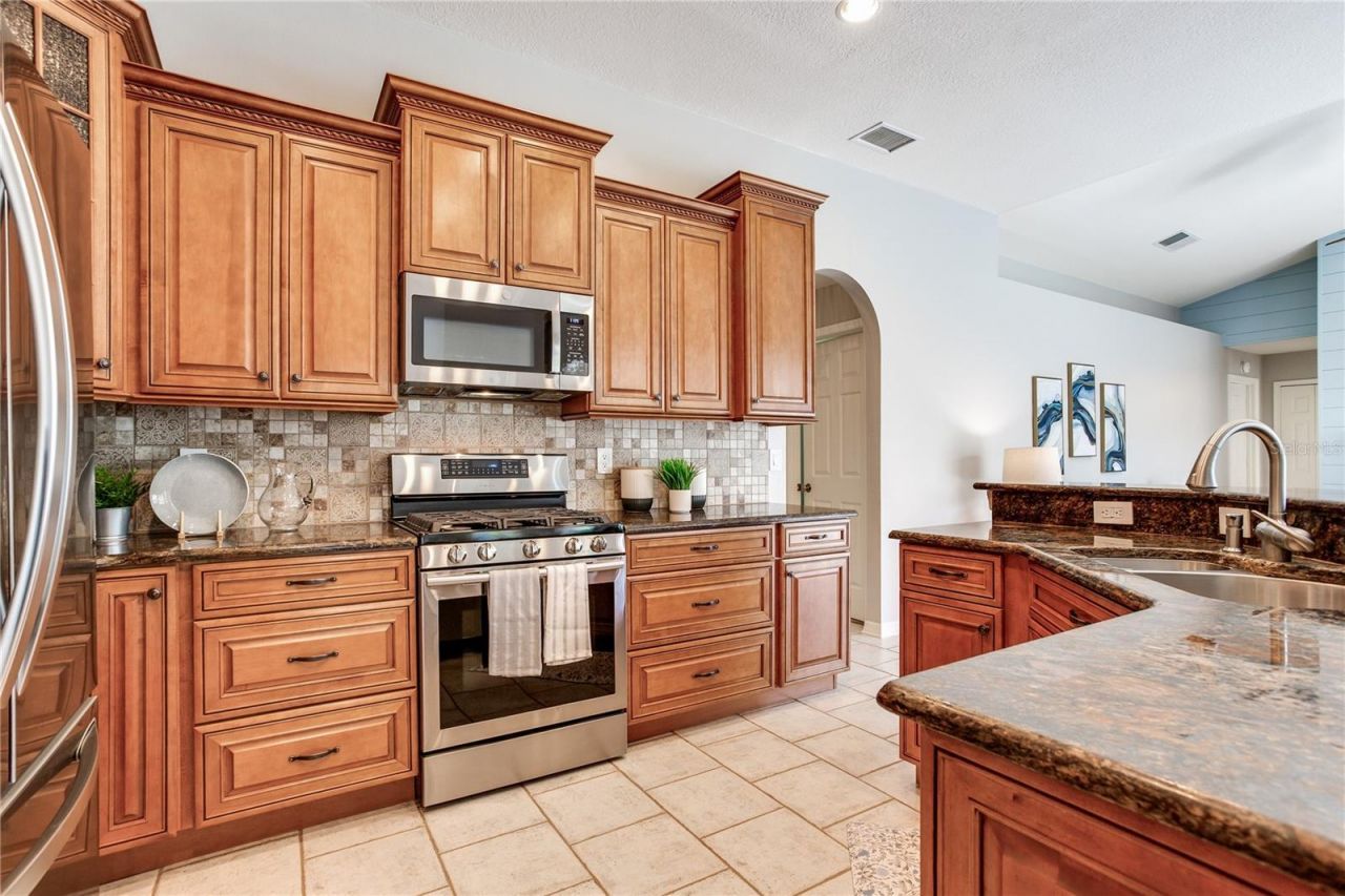 10116 Bennington Drive, Tampa, FL 33626 Photo