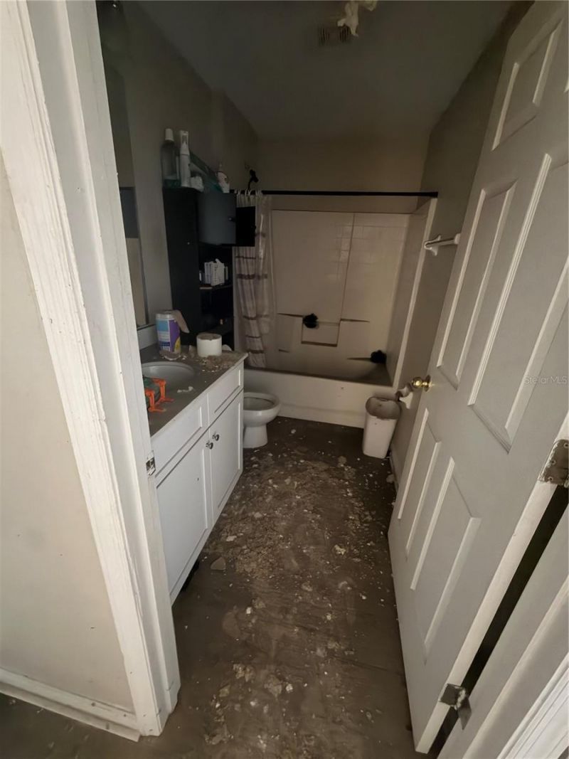 3997 Hillingdon Road , Tavares, FL 32778 Photo