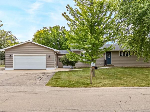 310 LINCOLN AVENUE, Omro, WI 54963