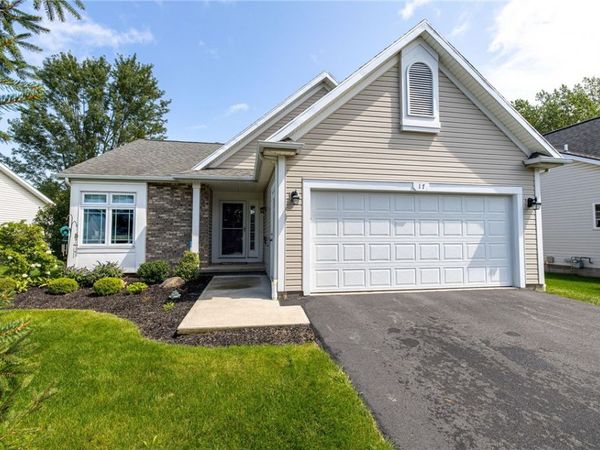 17 Foxtail Ln , North Chili, NY 14514
