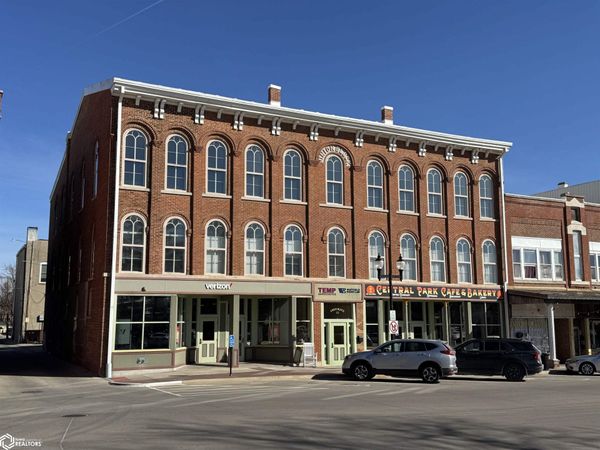 111 W Monroe Street, Mount Pleasant, IA 52641