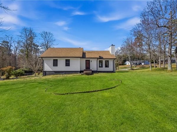 2860 Powder Horn Trail SW, Marietta, GA 30064