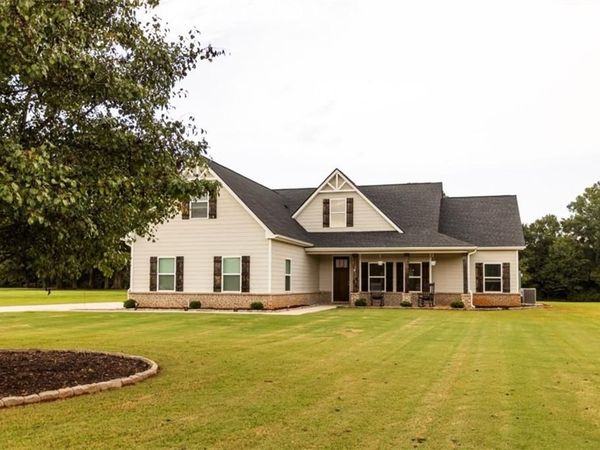 301 Savannah Drive , Mansfield, GA 30055