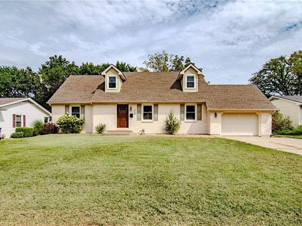 309 Hillcrest Drive, Warrensburg, MO 64093