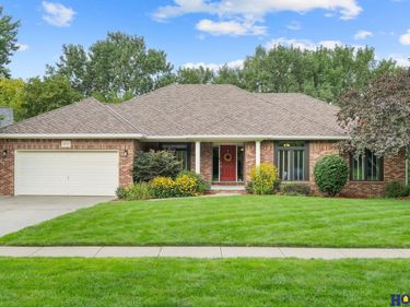 6715 Leesburg Court, Lincoln, NE 68516