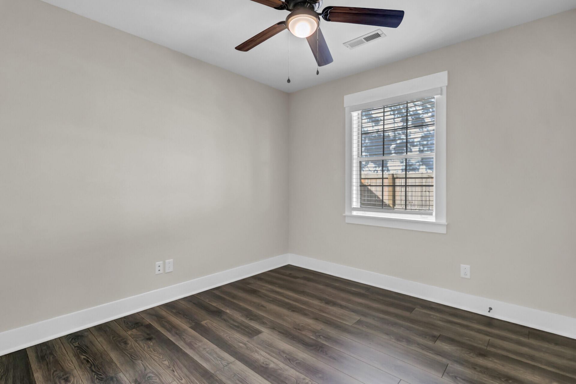 221 Alston Circle Photo 24