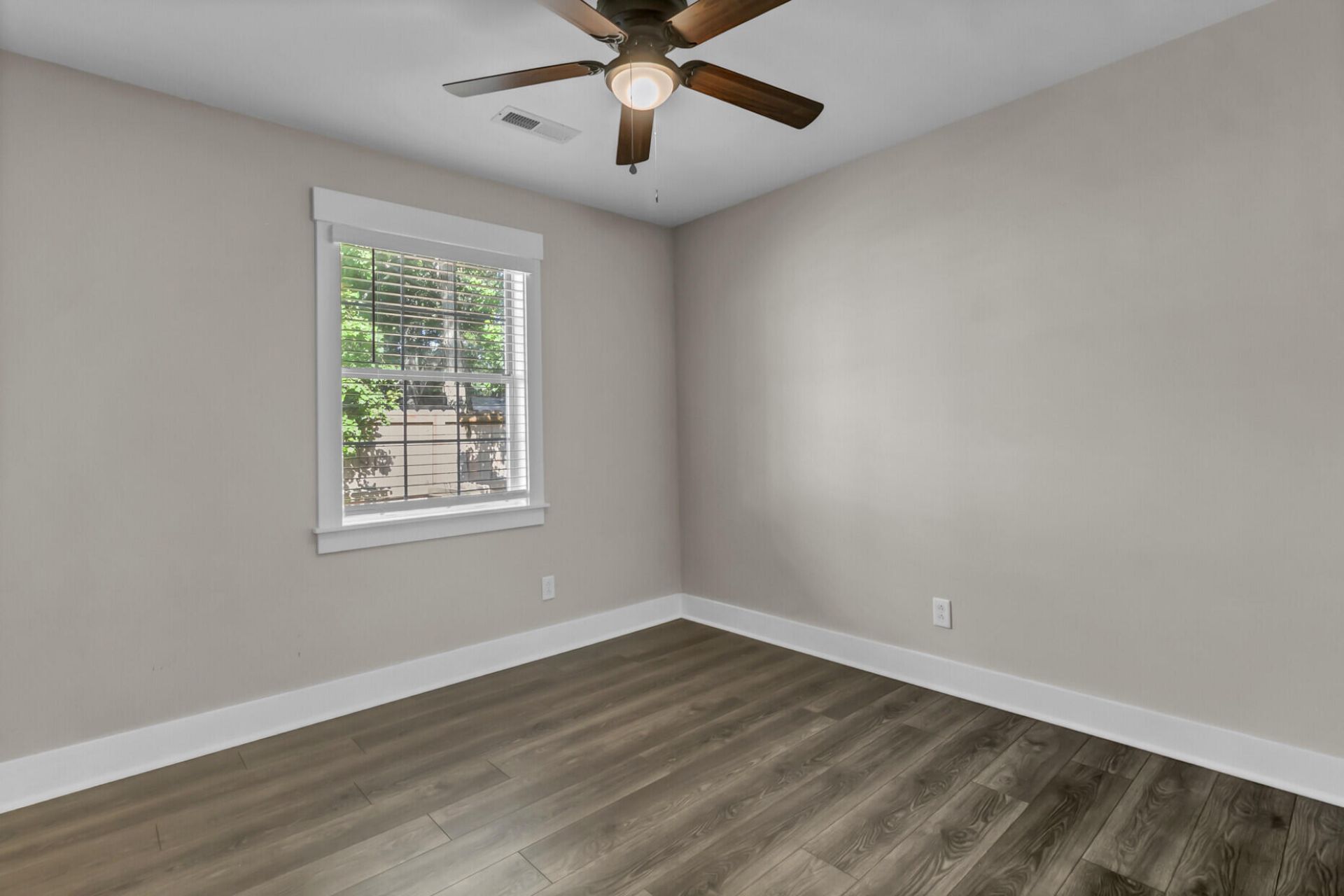 221 Alston Circle Photo 31