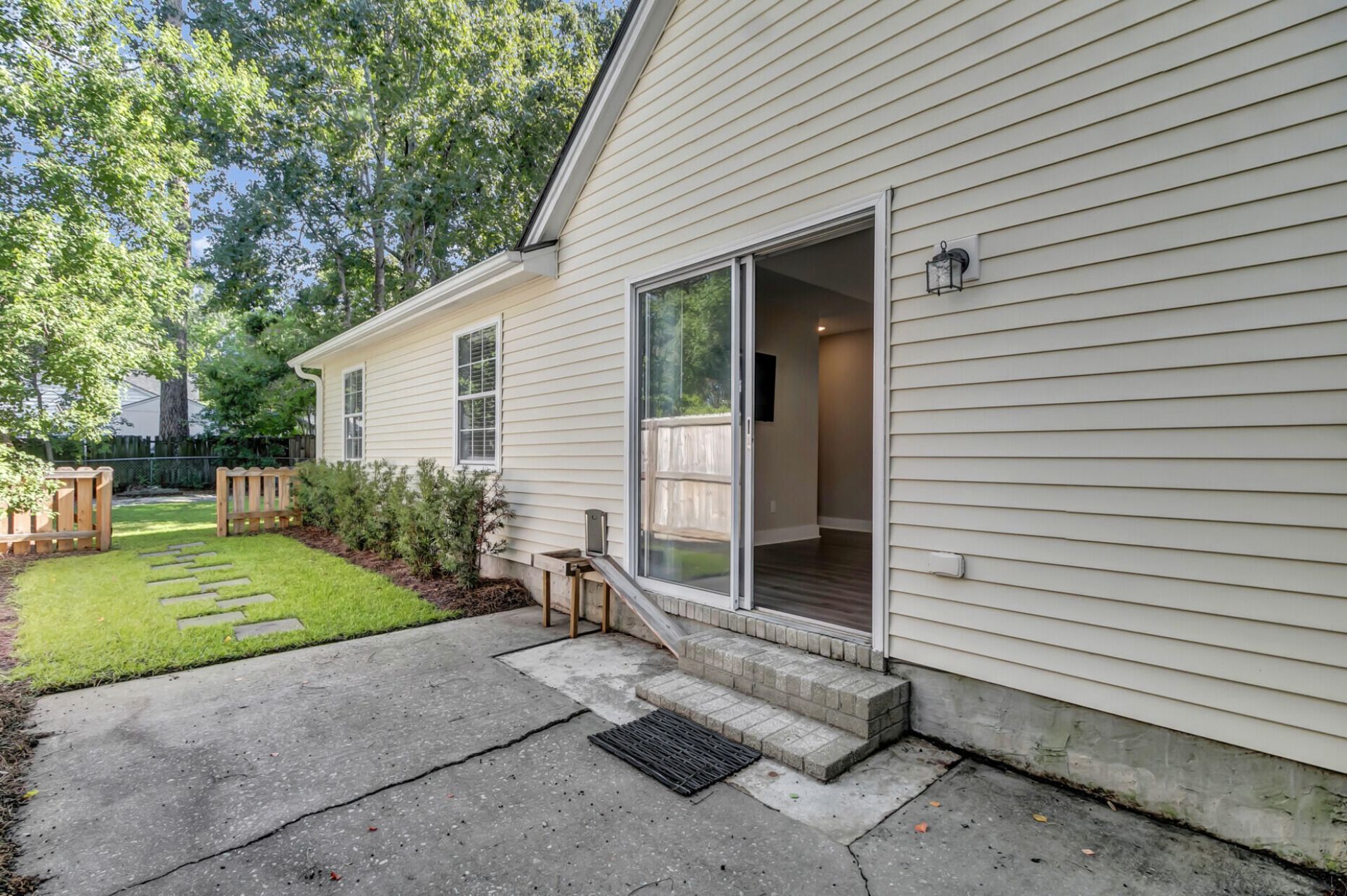 221 Alston Circle Photo 35