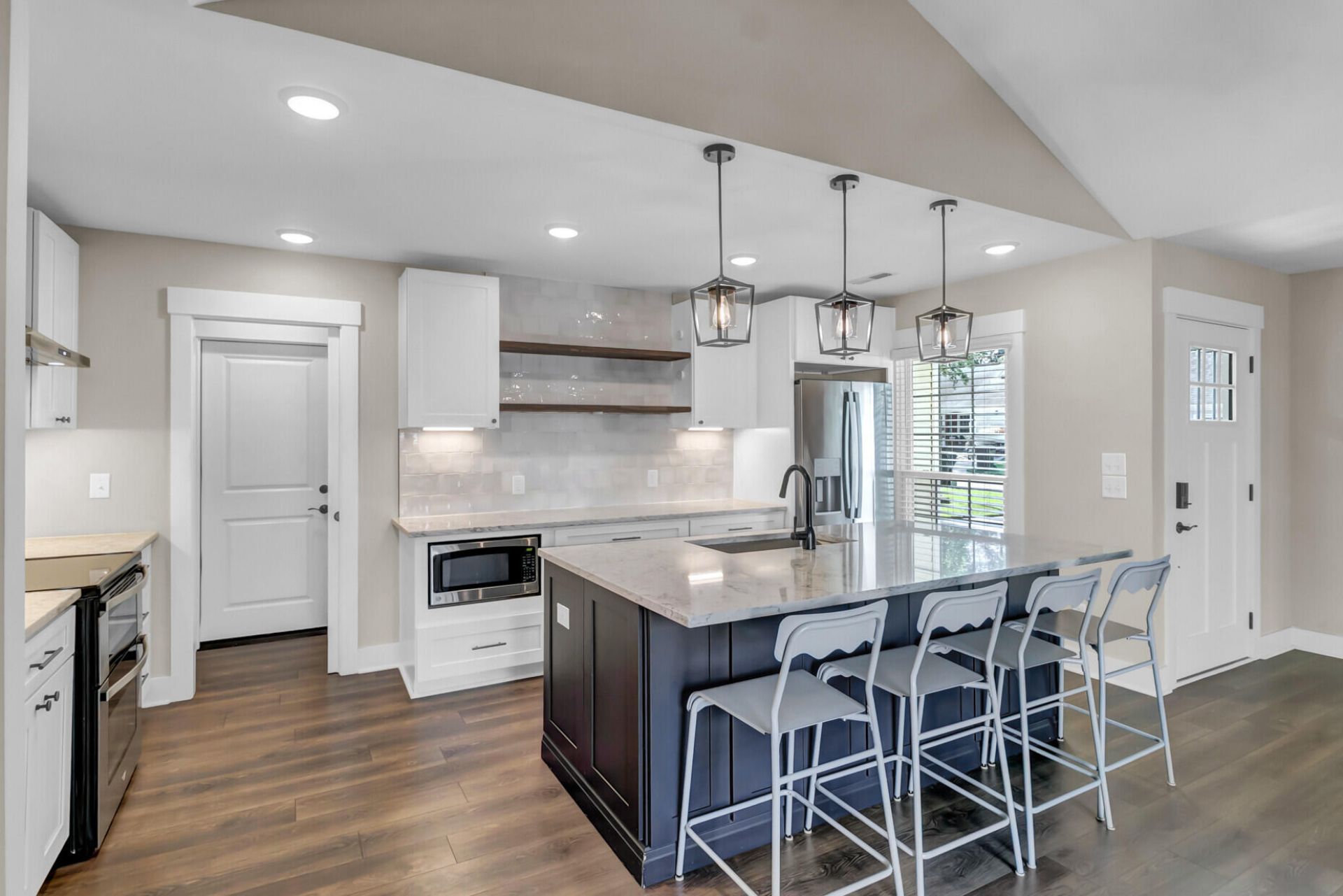 221 Alston Circle Photo 8